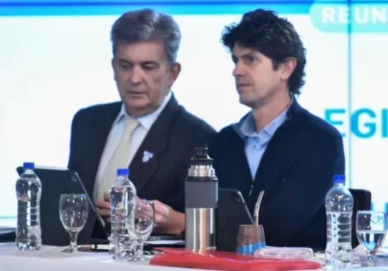 Lousteau se quedó con la Bicameral de Inteligencia y le quitó un lugar clave al Gobierno que impulsaba a Kueider