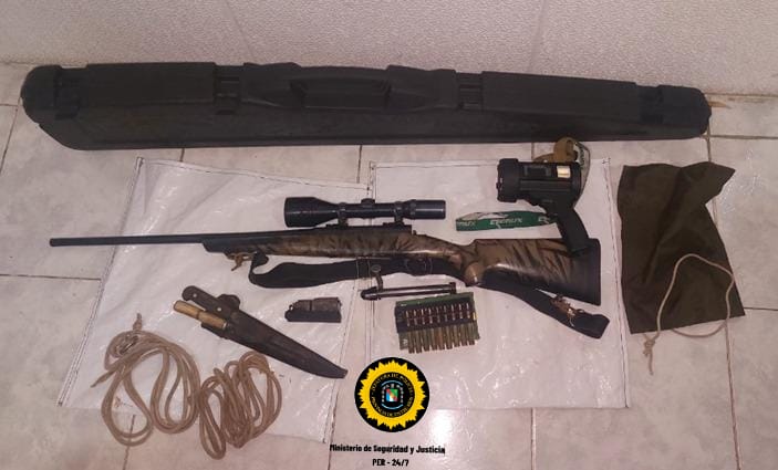 EN DISTINTOS OPERATIVOS REALIZADOS EN LOS DEPARTAMENTOS VILLAGUAY Y URUGUAY SECUESTRAN CINCO ARMAS DE FUEGO