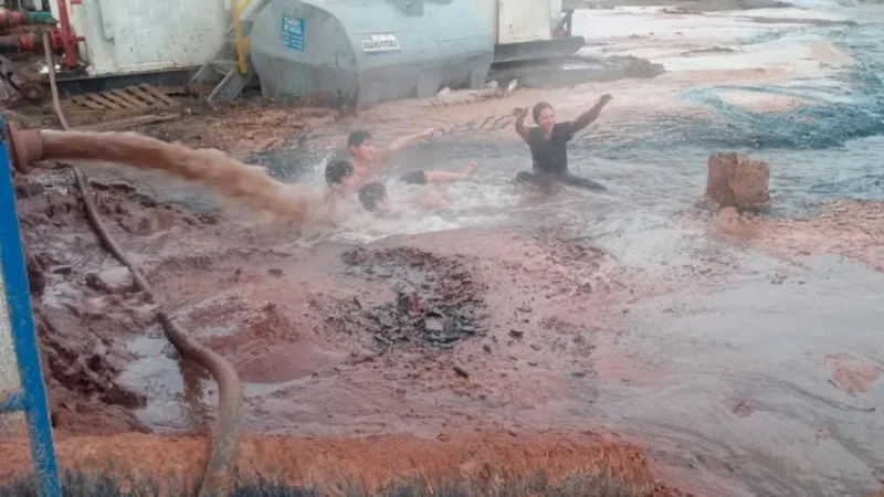 Surgió agua termal tras meses de exploración en Santa Ana