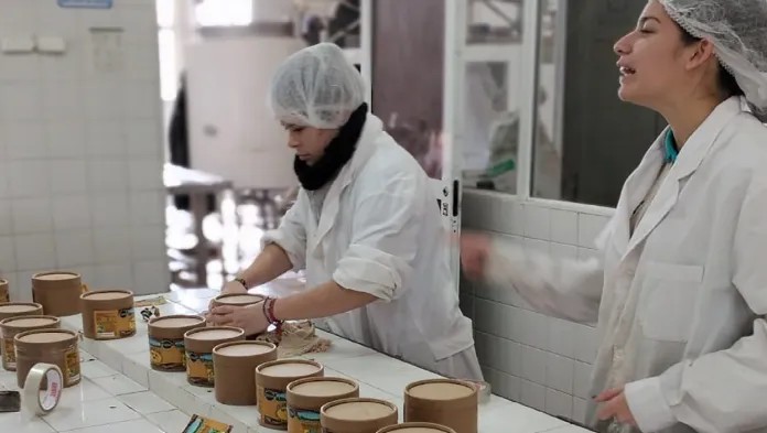 Saludo de felicitaciones del Intendente Javier Goldin a la Comunidad Educativa de la Escuela de Educación Agrotécnica N° 24 General San Martín por elaborar el dulce de leche del mejor alfajor triple del país