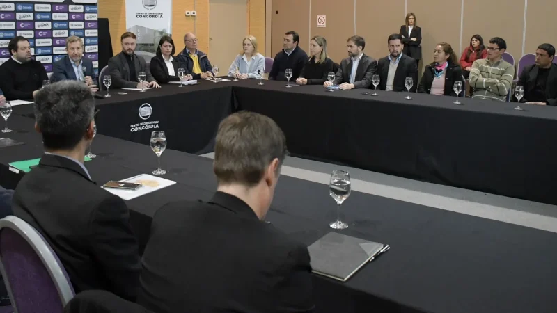 Frigerio se reunió con intendentes del departamento Concordia en el CCC.