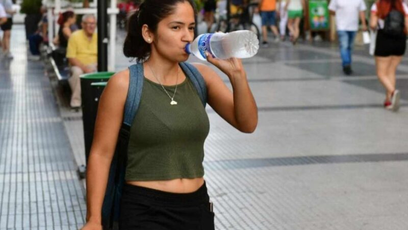 Ola de calor se acerca a Entre Ríos. El SMN renovó el alerta por las altas temperaturas