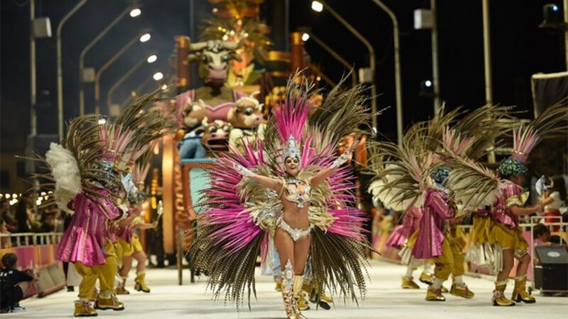 Carnaval del país: el corsódromo se vistió de fiesta en el arranque de Gualeguaychú