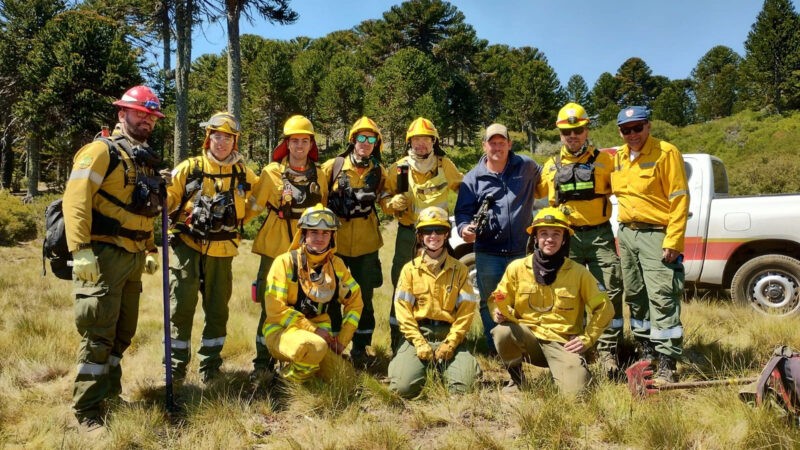 El gobierno provincial destaca la participación de Bomberos en los incendios de Neuquén