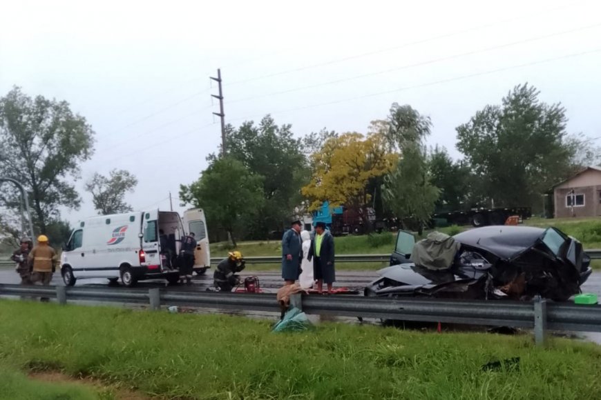 Tres hombres resultaron lesionados de gravedad tras despiste y choque contra el guardarrail, en la «hermosa» autovía 14