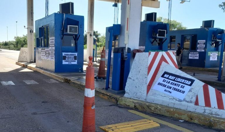 Trabajadores del peaje levantaron las barreras en el peaje al sur de Concordia